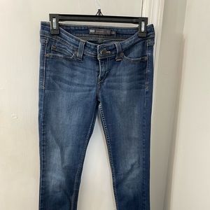 Levi Strauss & Co Demi Curve Low Rise Skinny Jean Size 3/26